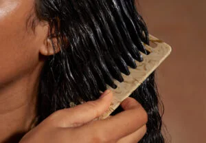 How to Moisturize the Ends of Your Hair
